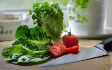 HEALTHY EATING AND CANCER